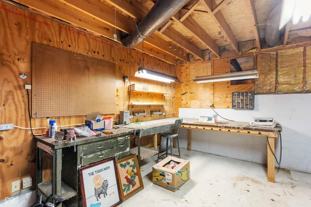 $324,900 | 104 West Hillsboro Drive, Pendleton, IN 46064