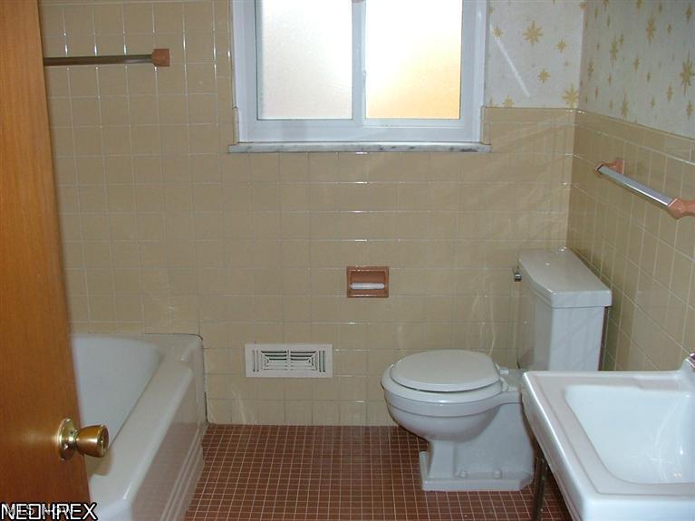 2924-2926 Snow Road Cleveland, OH 44134 - Photo 11 of 16