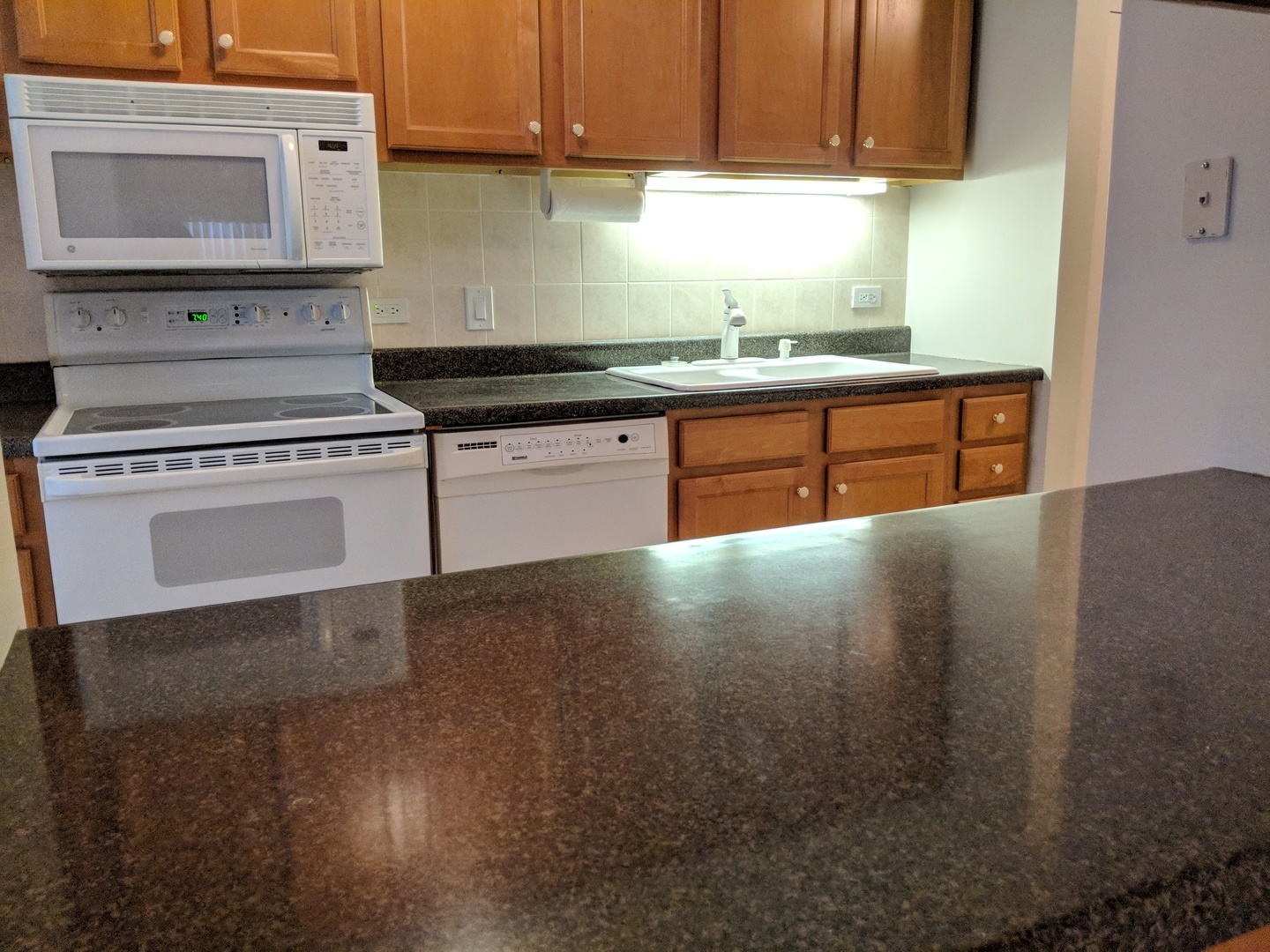 3255 Kirchoff Road, Unit 301 Rolling Meadows, IL 60008 - Photo 5 of 23