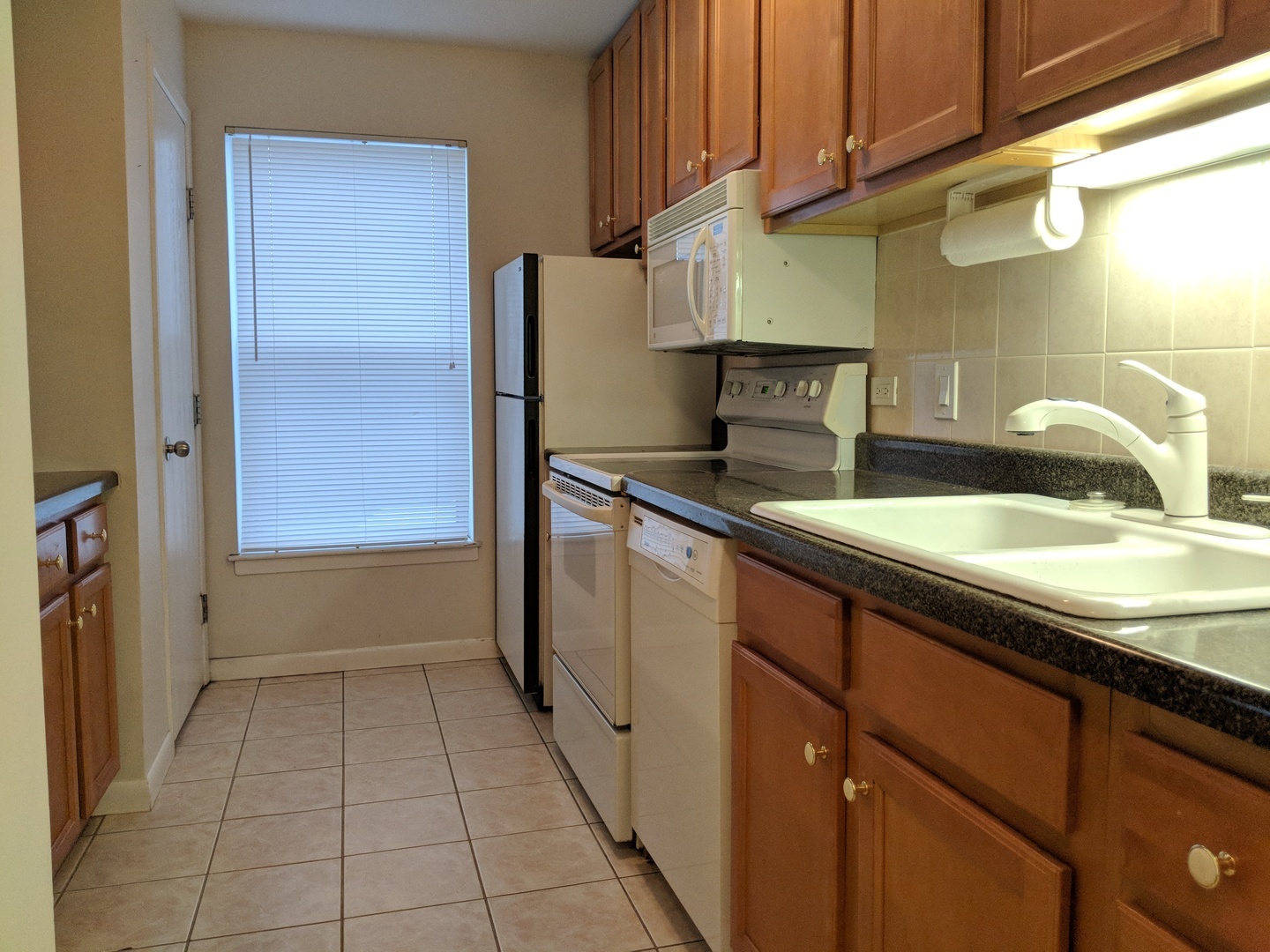 3255 Kirchoff Road, Unit 301 Rolling Meadows, IL 60008 - Photo 7 of 23