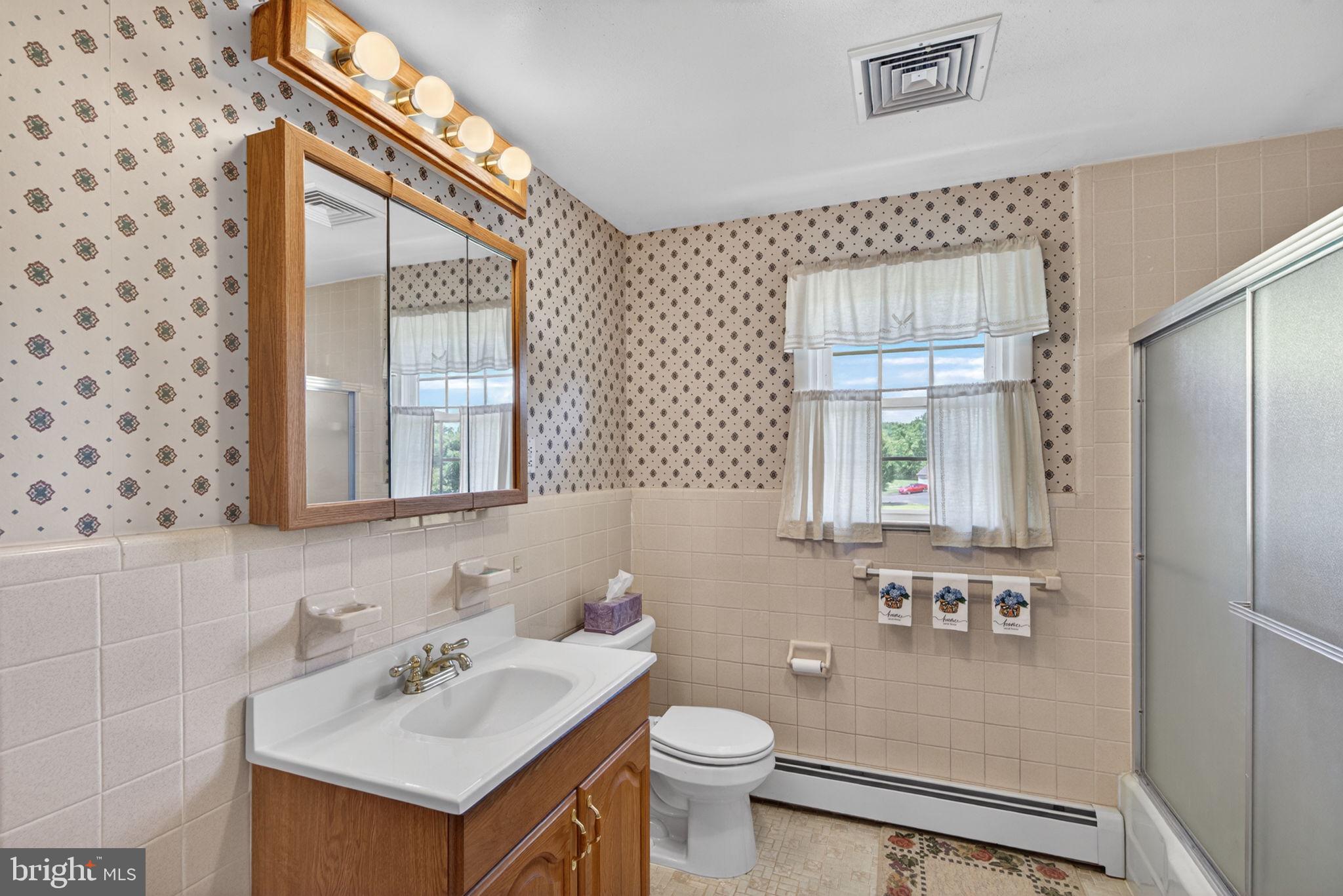 324 Wrights Road Newtown, PA 18940 - Photo 35 of 36 2nd Floor Hall Bath