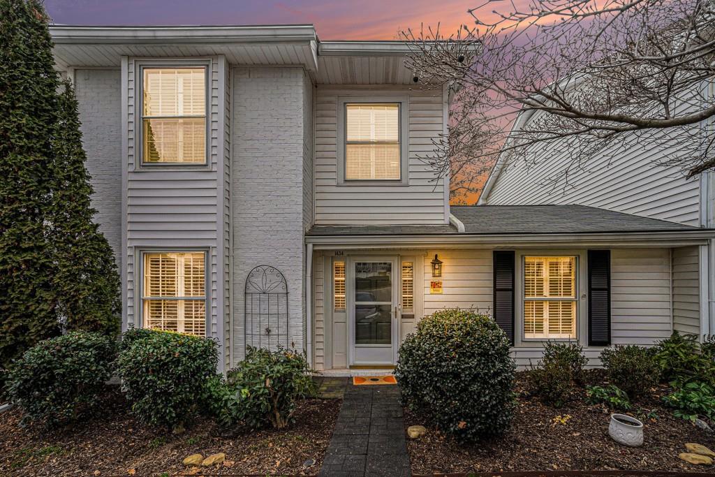 1434 Hampton Glen Court Decatur, GA 30033 - Photo 2 of 28 Gallery Image 2