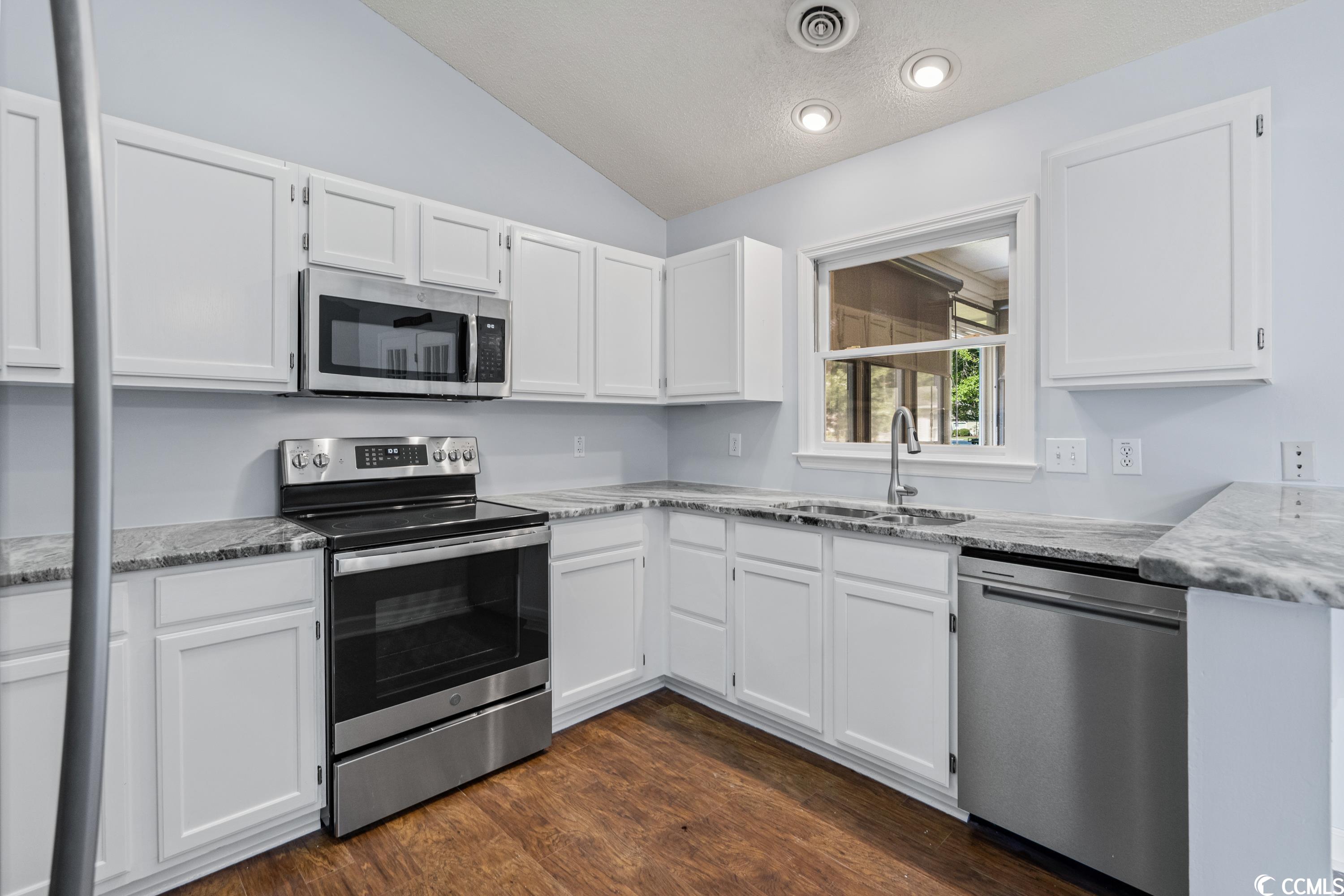1306 Timber Court Murrells Inlet, SC 29576 - Photo 14 of 40 Gallery Image 14