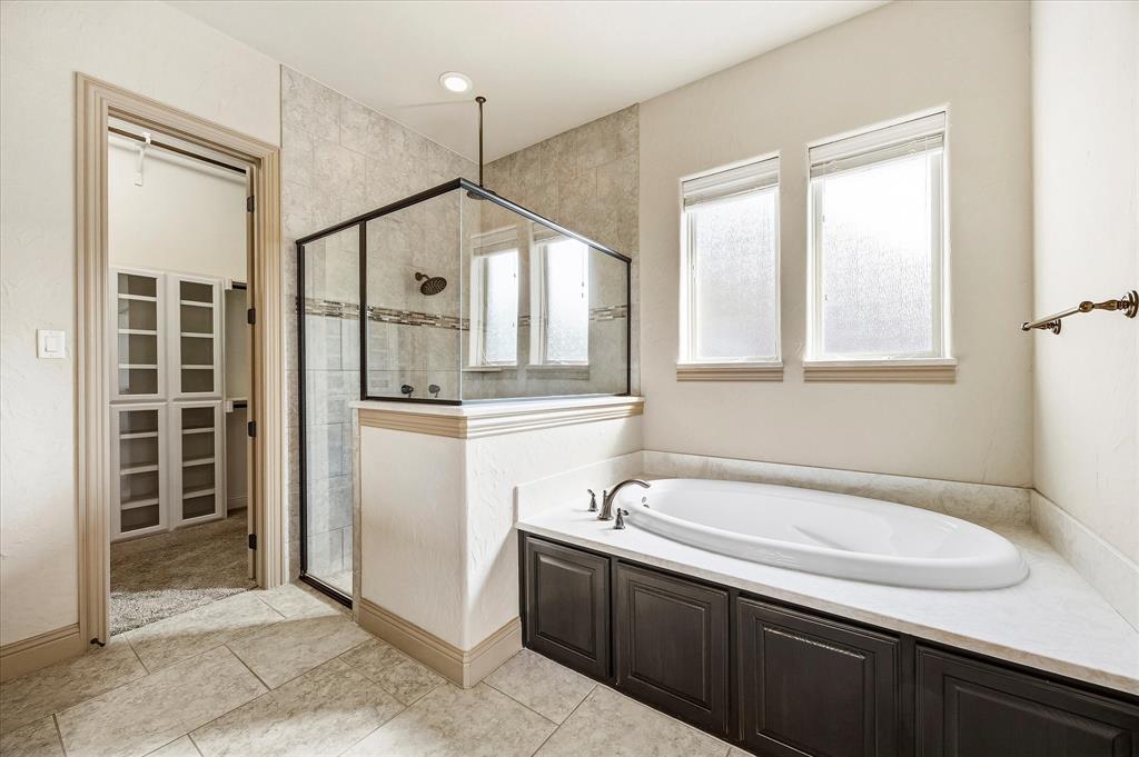647 Gillon Way Rockwall, TX 75087 - Photo 25 of 40 Relax here in your soaking tub and spa style rain shower