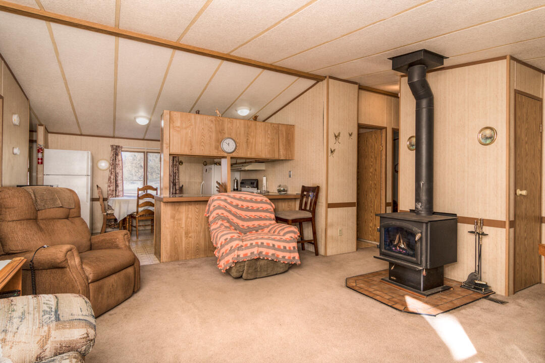 14806 Southwest Maverick Road Terrebonne, OR 97760 - Photo 5 of 35 Maverick Rd SW 14806 Web (19 of 35)