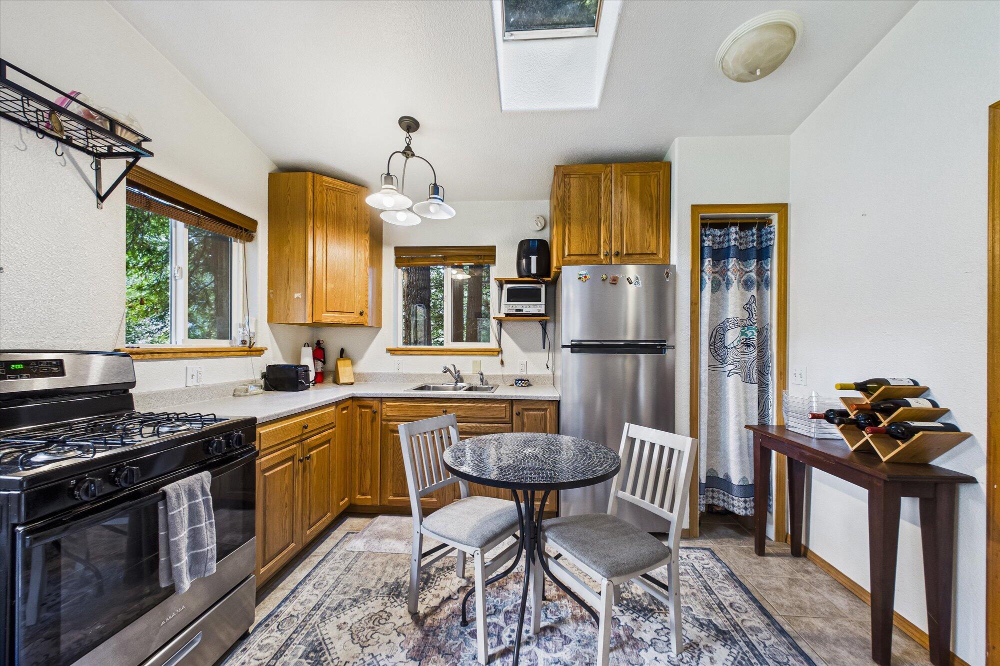 220 Madrone Road Weott, CA 95571 - Photo 12 of 35