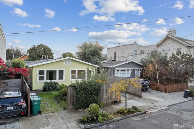 $2,650 | 689 43rd Street, Oakland, CA 94609
