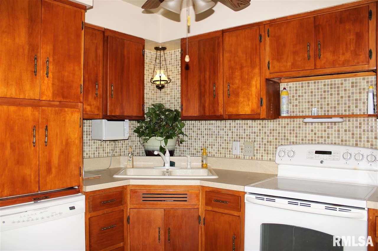 3340 South 3rd Street Springfield, IL 62703 - Photo 8 of 28