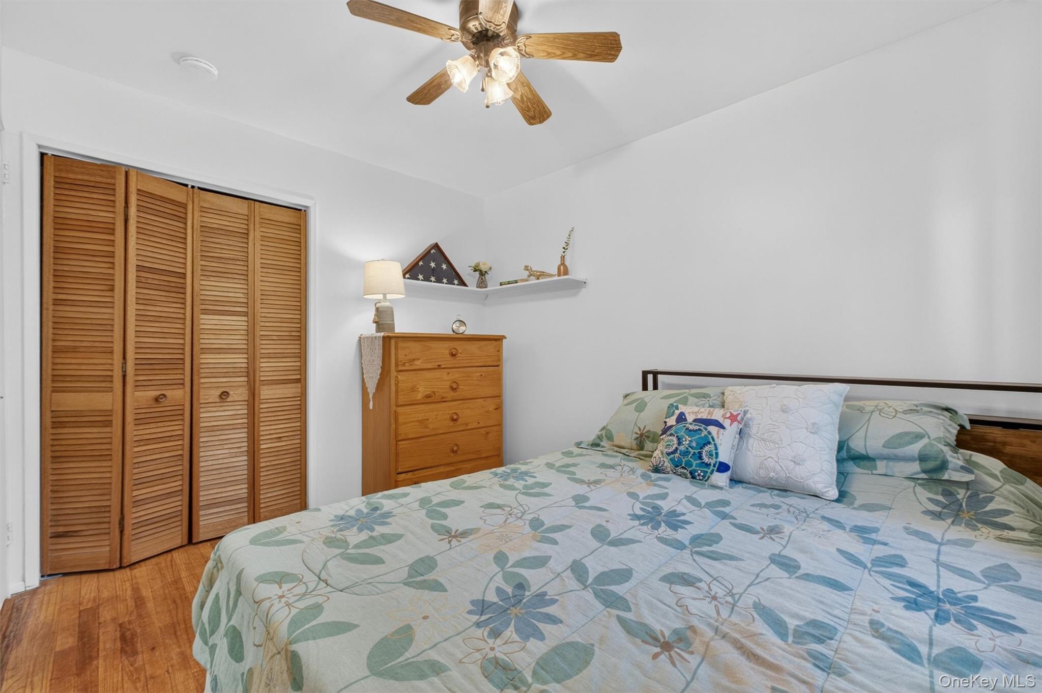 25 High Road Montrose, NY 10548 - Photo 15 of 42 2nd bedroom with double closet and beautiful hardwood floors
