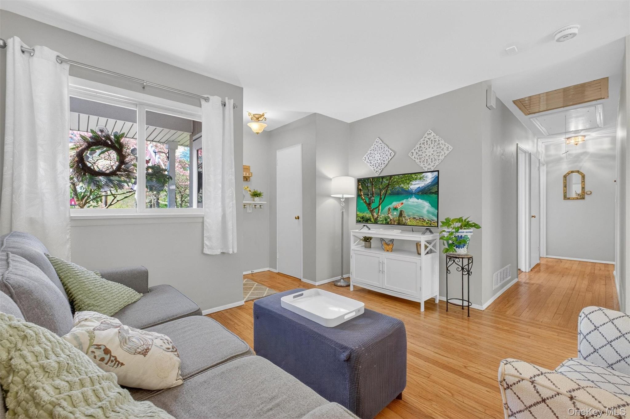 25 High Road Montrose, NY 10548 - Photo 6 of 42 Light, bright and airy