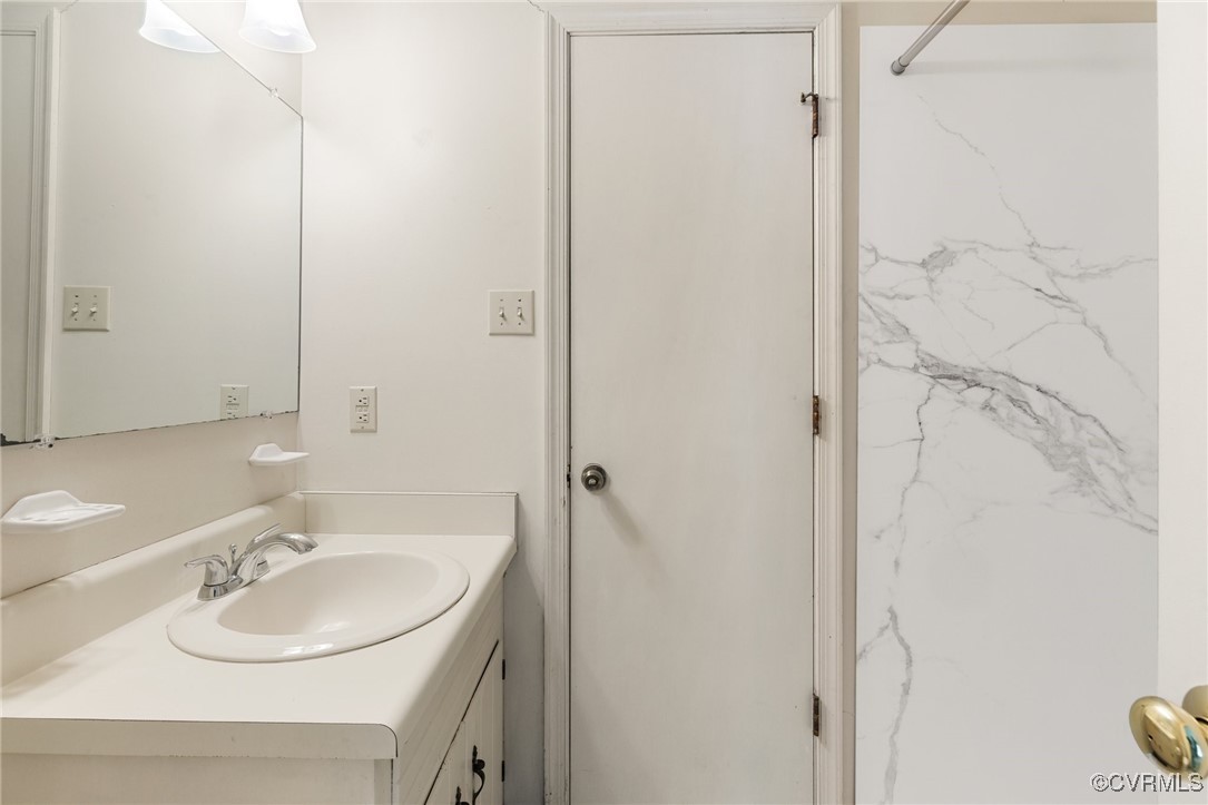 14707 Inlet Court Chesterfield, VA 23832 - Photo 15 of 19 New Updated Shower