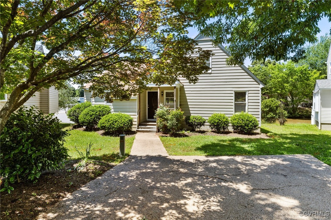 14707 Inlet Court Chesterfield, VA 23832 - Photo 2 of 19 Double Width Aggergate Drive