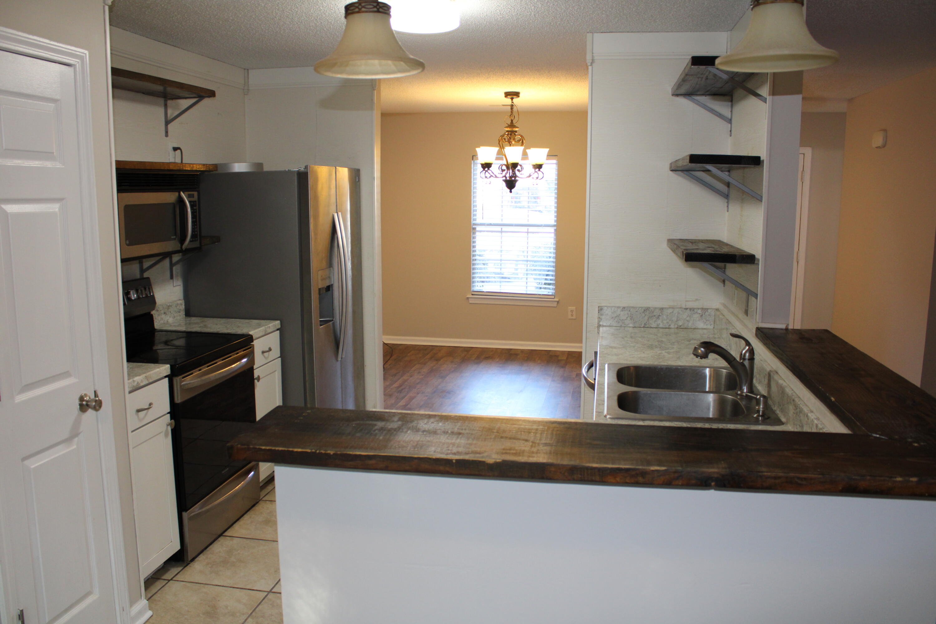 184 Springway Drive Columbia, SC 29209 - Photo 4 of 15 IMG_3404
