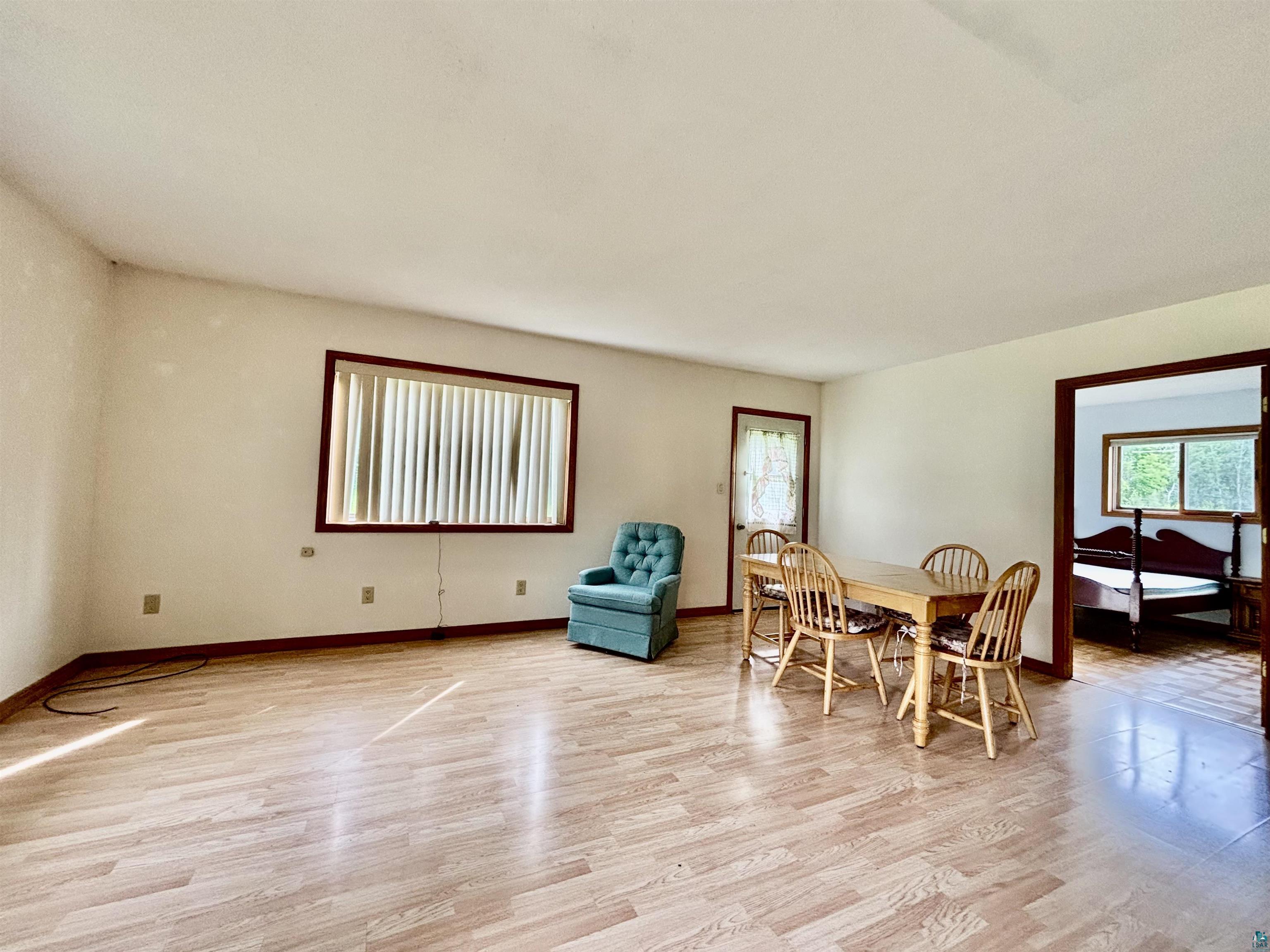 6242 State Highway 1 Silver Bay, MN 55614 - Photo 38 of 43 apartment living room
