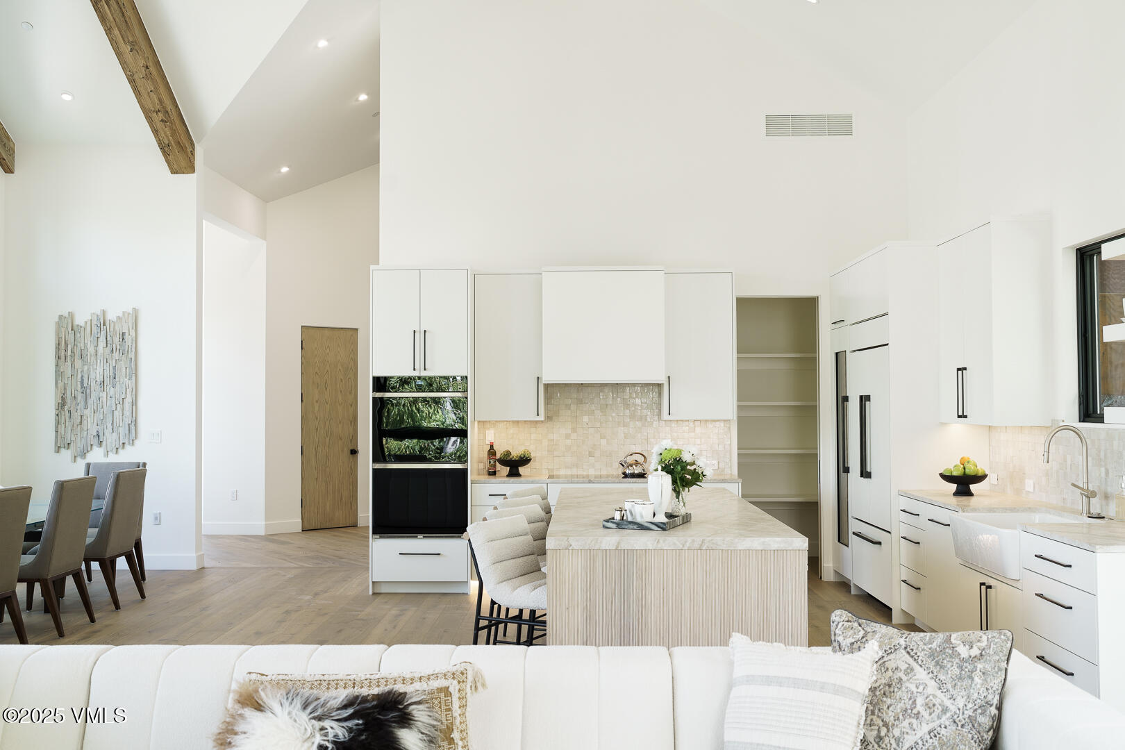 880 Forest Trail Edwards, CO 81632 - Photo 17 of 119 880_Forest_Trail_Staged_016