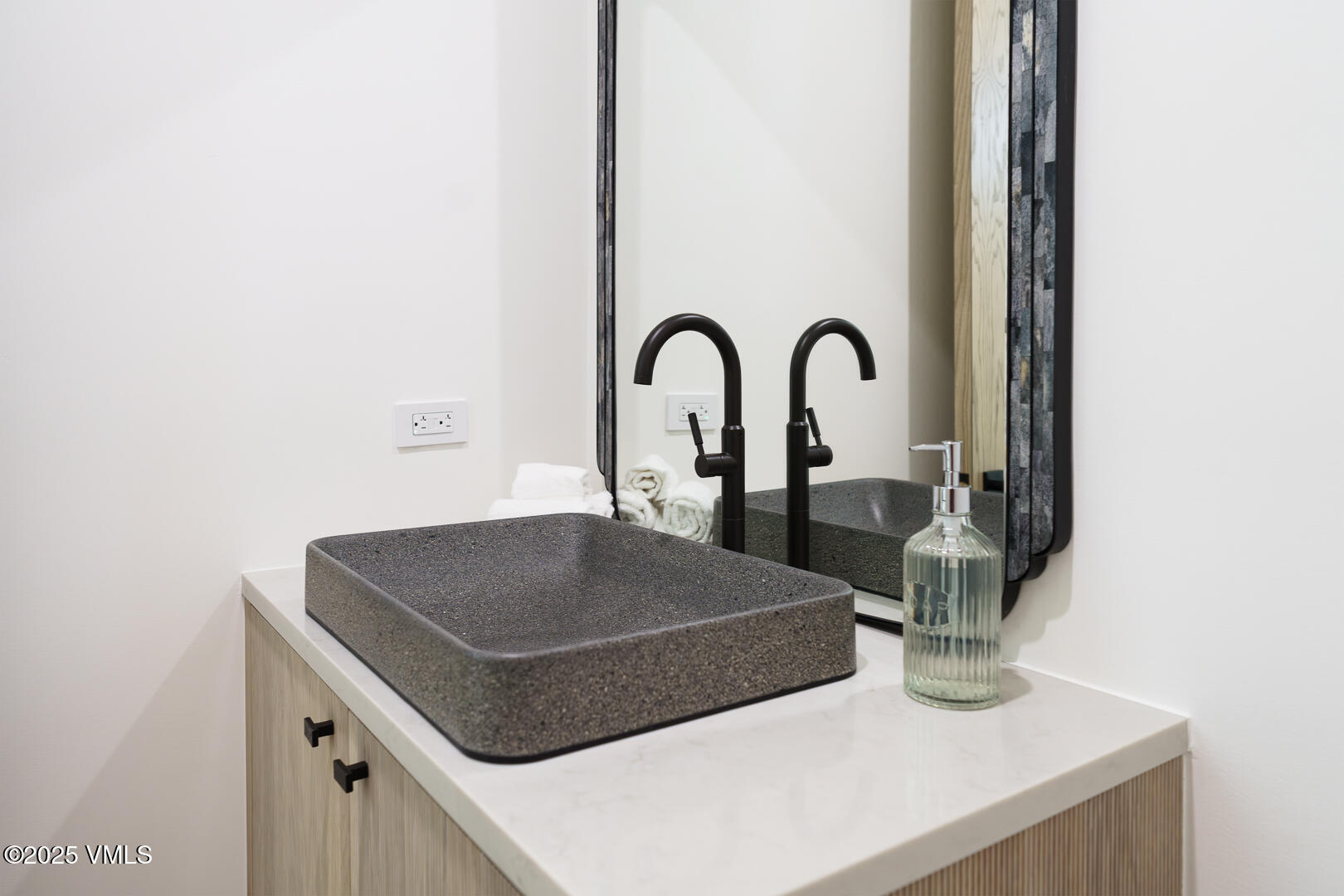 880 Forest Trail Edwards, CO 81632 - Photo 43 of 119 880_Forest_Trail_Staged_031