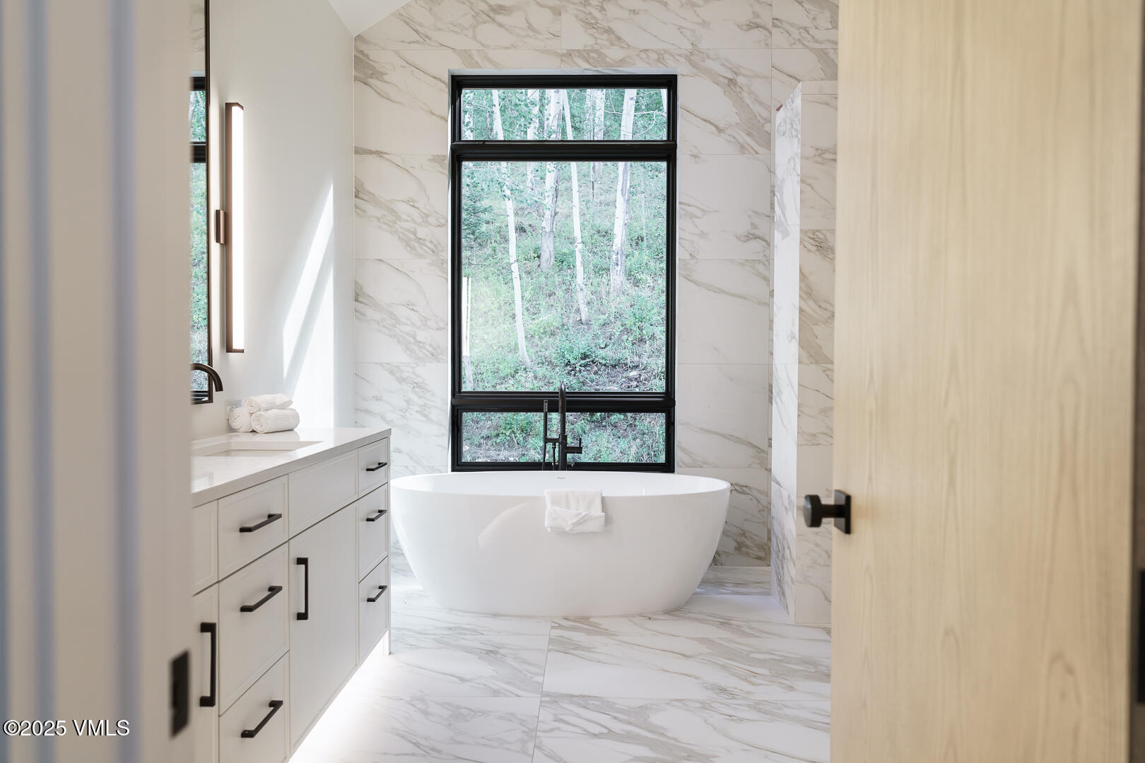 880 Forest Trail Edwards, CO 81632 - Photo 80 of 119 880_Forest_Trail_Staged_102