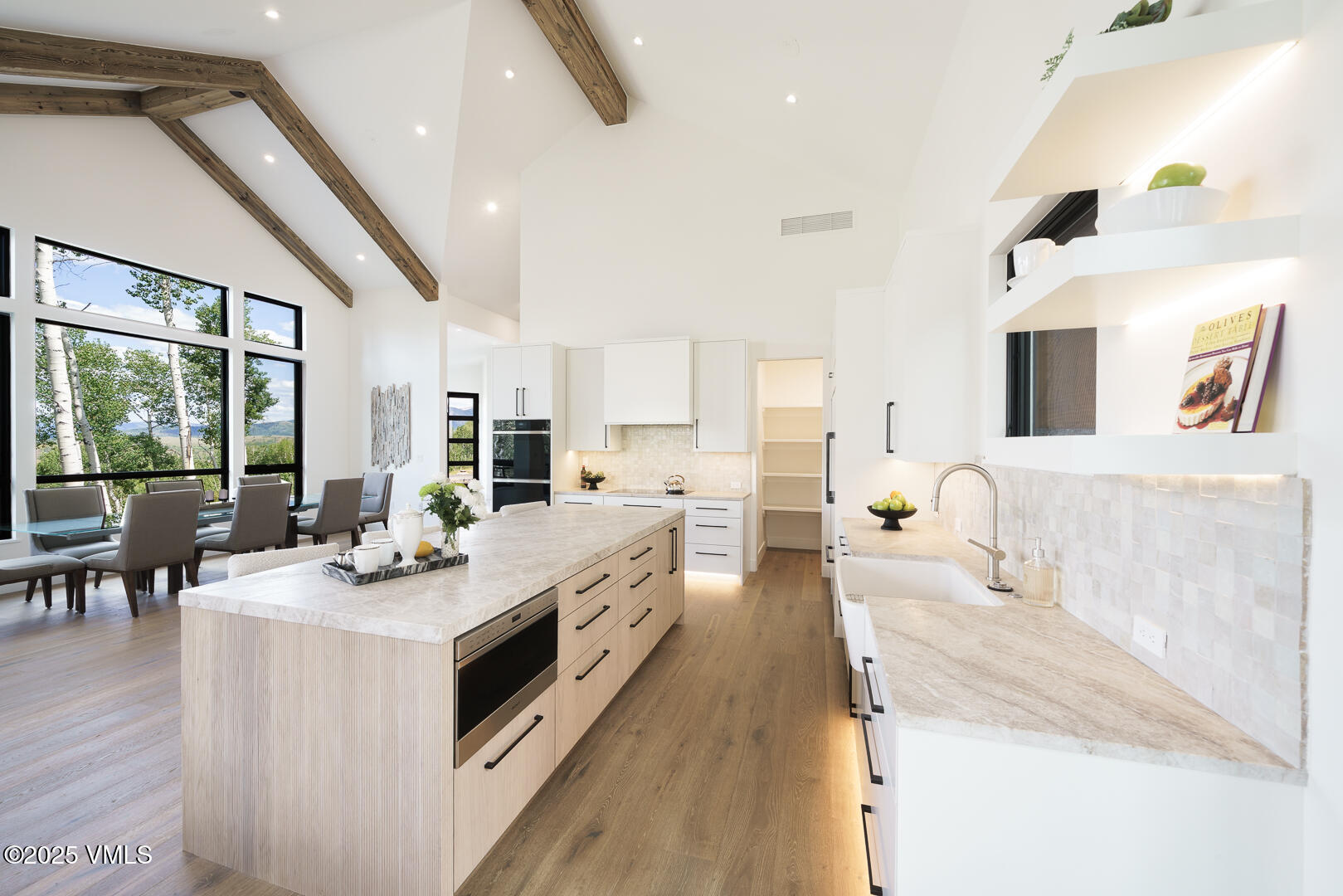 880 Forest Trail Edwards, CO 81632 - Photo 8 of 119 880_Forest_Trail_Staged_056