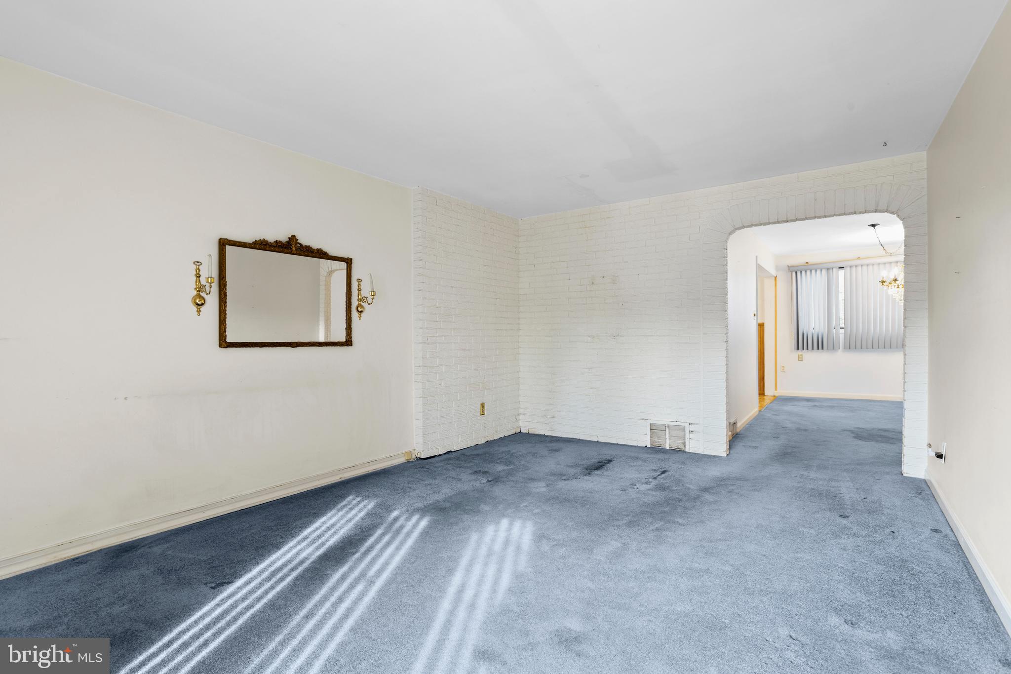 969 Grant Road Folcroft, PA 19032 - Photo 5 of 20 an empty room with a bathroom