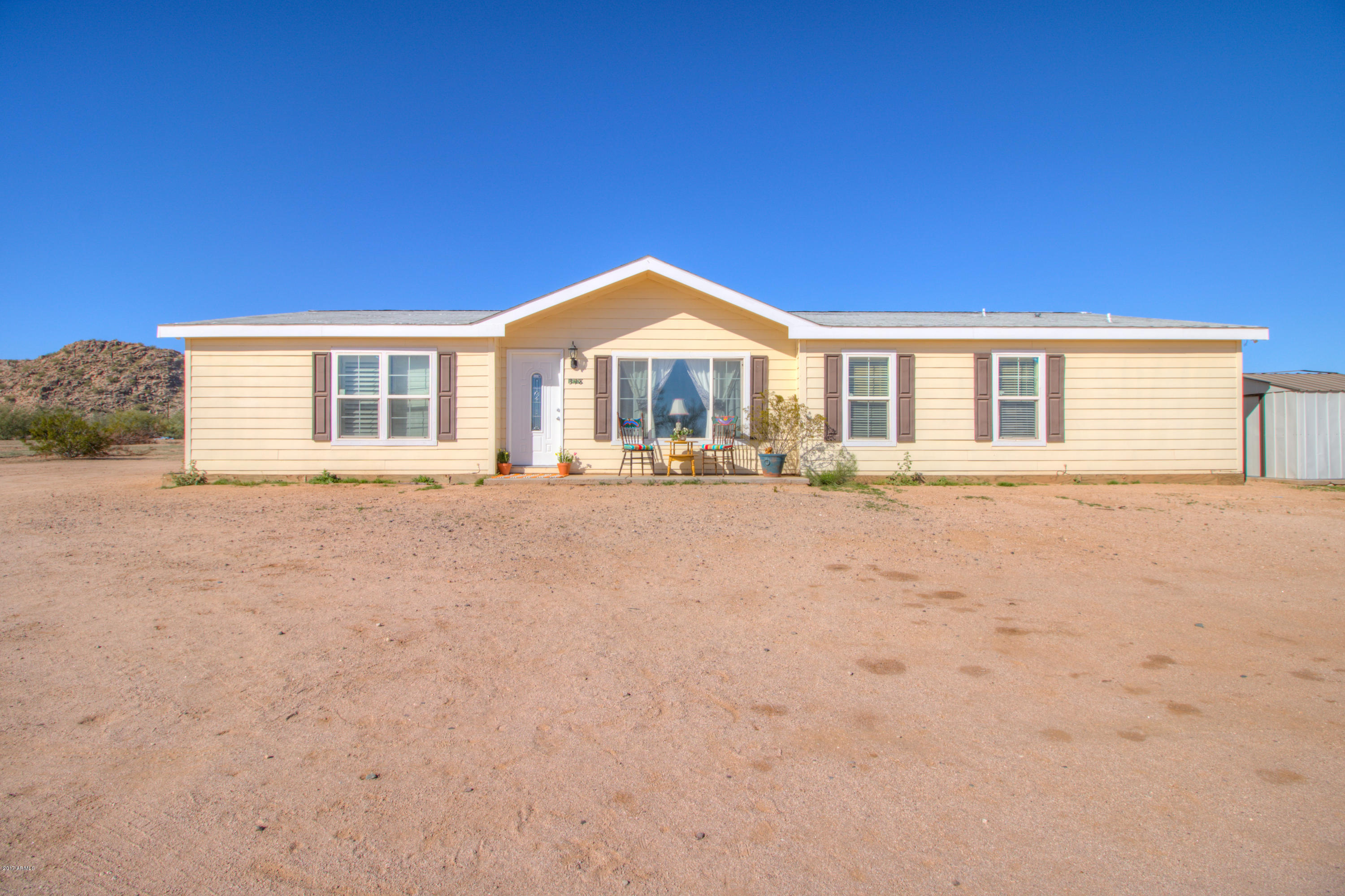 318 North Green Road Maricopa, AZ 85139 - Photo 3 of 32 03