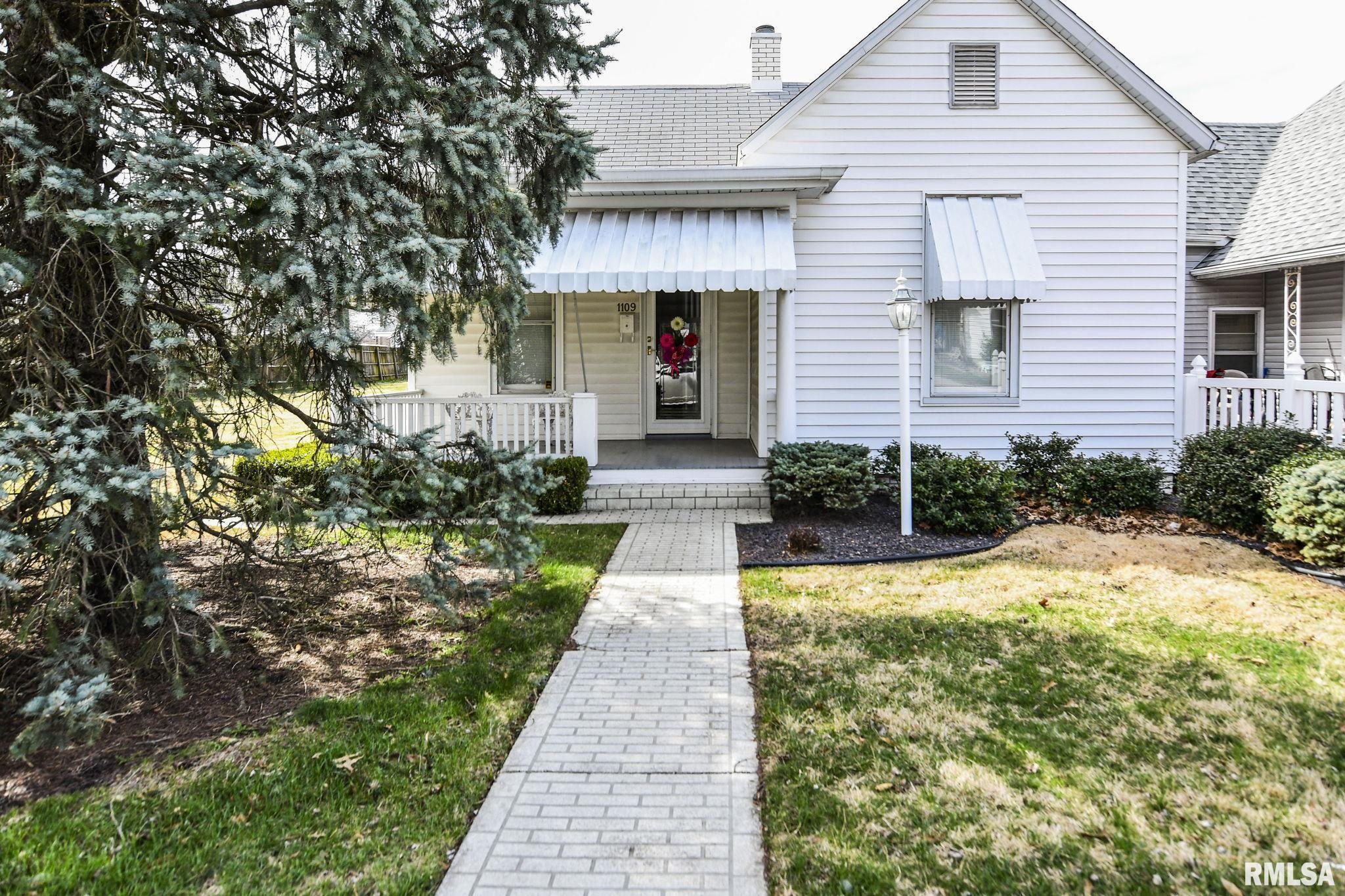 1109 Osburn Avenue Springfield, IL 62702 - Photo 1 of 28 Gallery Image 1