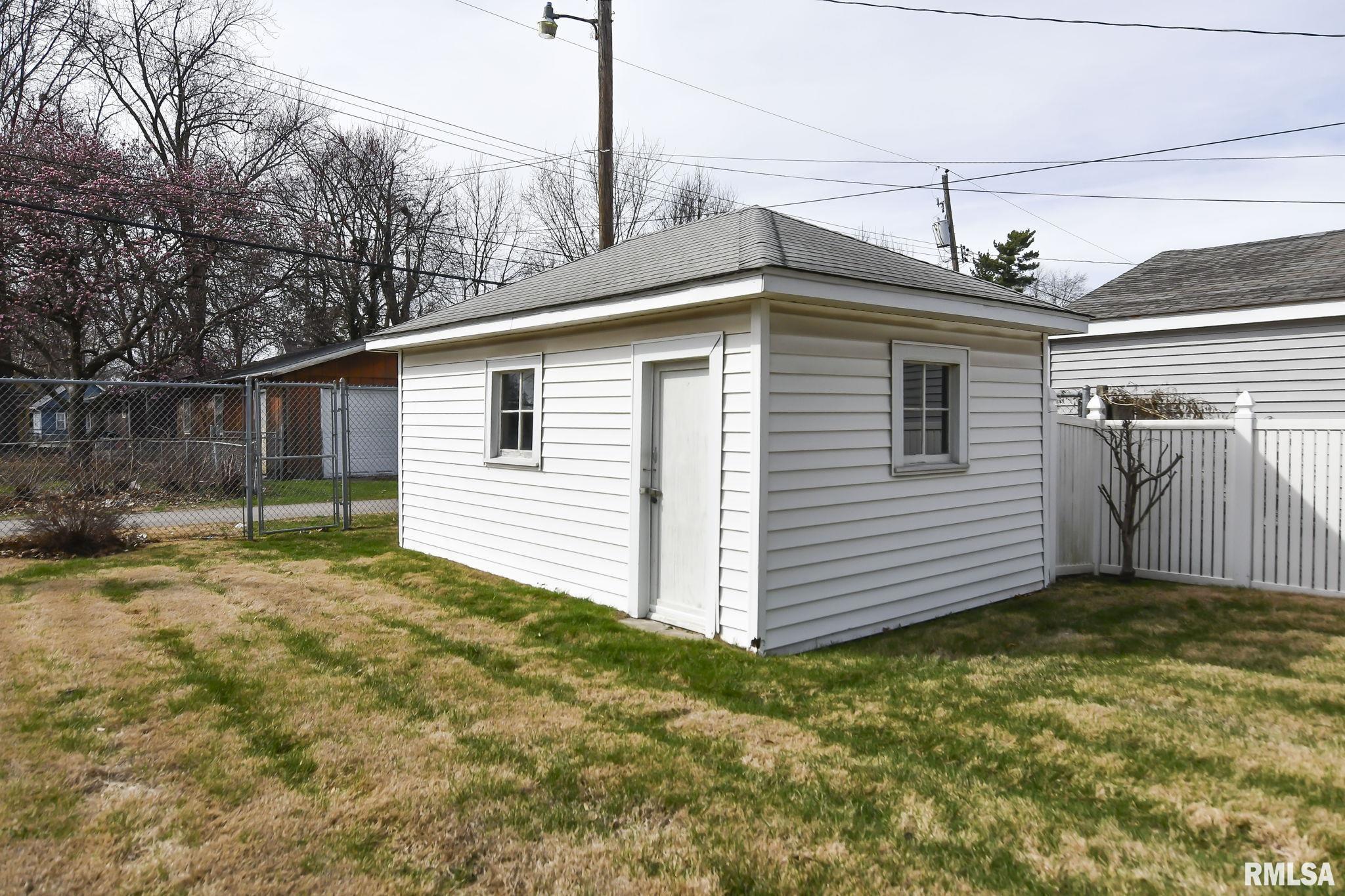 1109 Osburn Avenue Springfield, IL 62702 - Photo 19 of 28 Gallery Image 19
