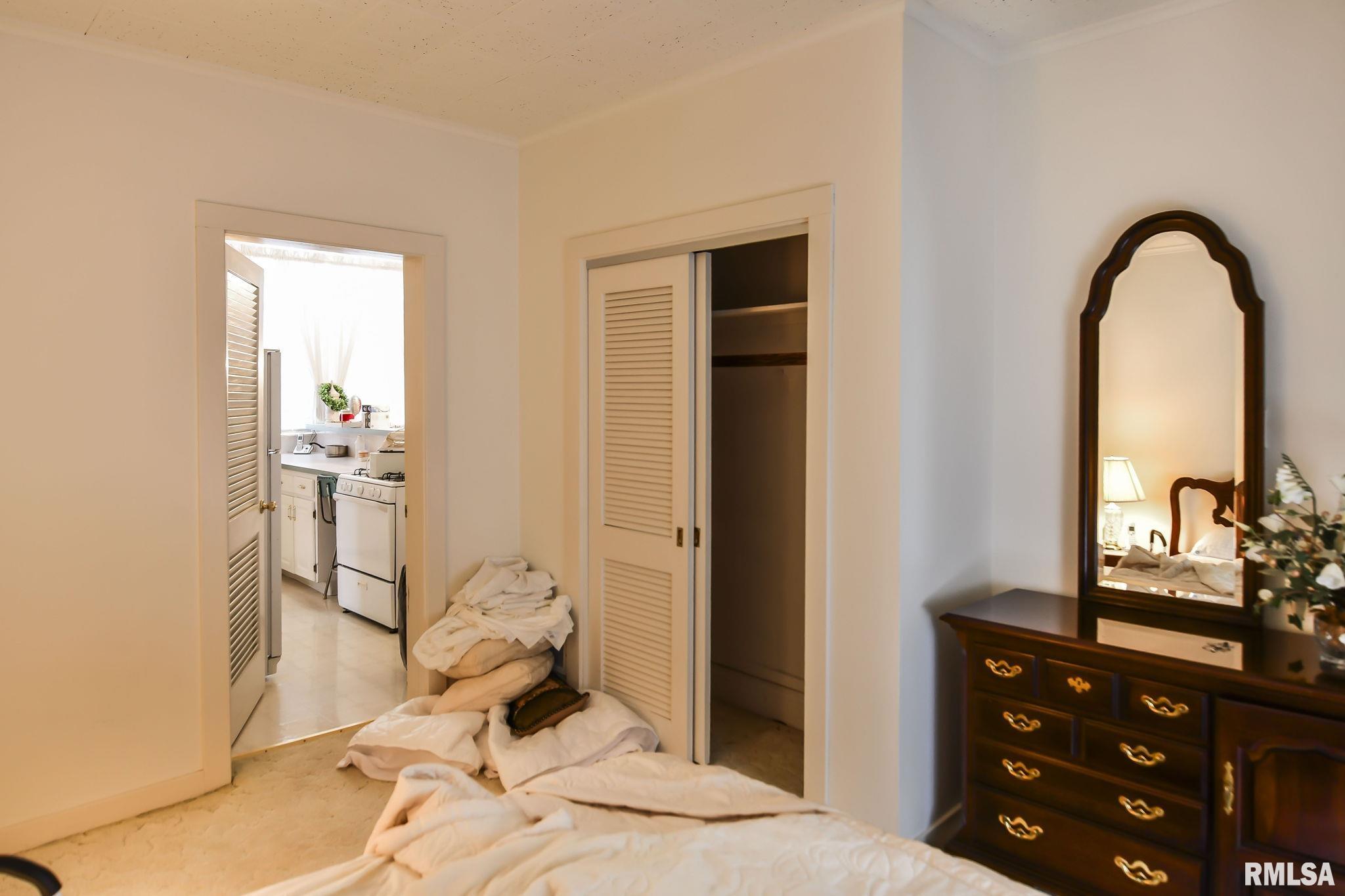 1109 Osburn Avenue Springfield, IL 62702 - Photo 8 of 28 Gallery Image 8