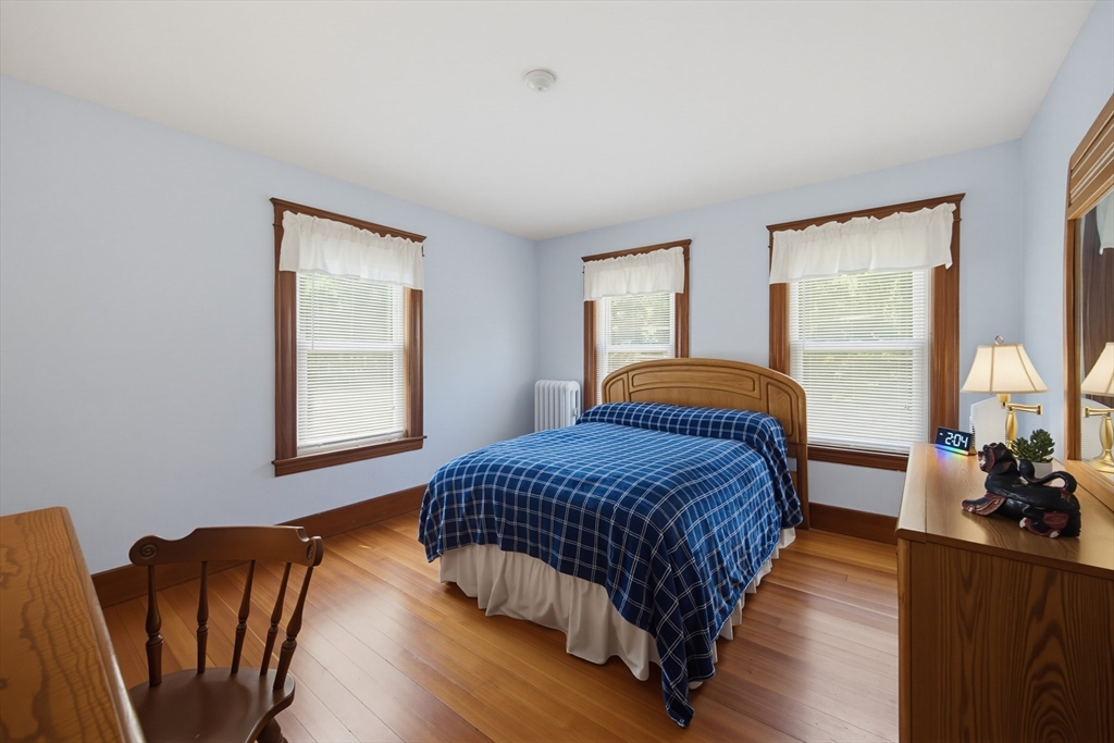 413 Goldthwaite Road Northbridge, MA 01588 - Photo 25 of 34