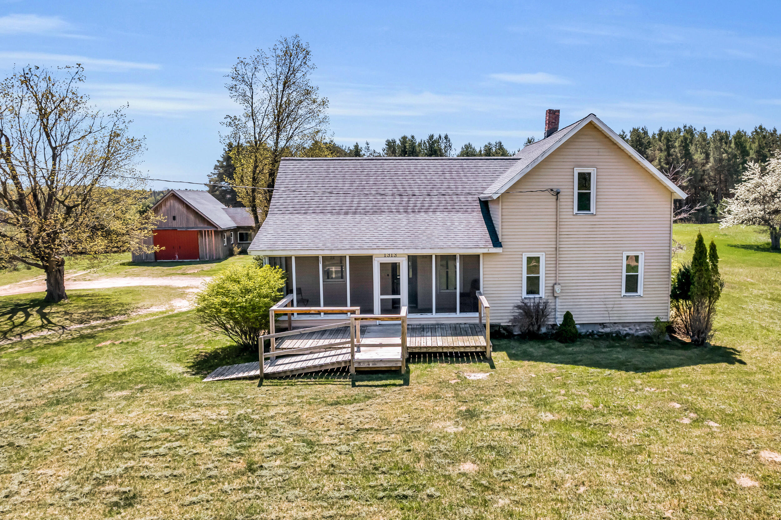 1313 West Lever Road Hart, MI 49420 - Photo 1 of 37 1_1313 w lever-27