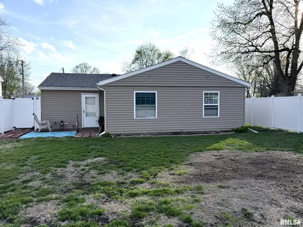 $110,000 | 1989 Baird Avenue, Galesburg, IL 61401