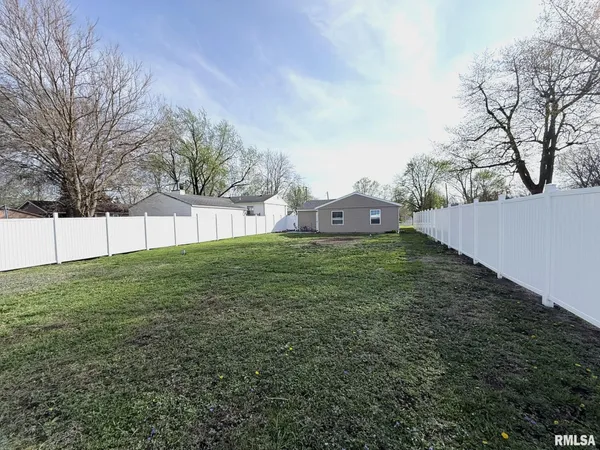 $110,000 | 1989 Baird Avenue, Galesburg, IL 61401
