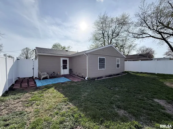 $110,000 | 1989 Baird Avenue, Galesburg, IL 61401