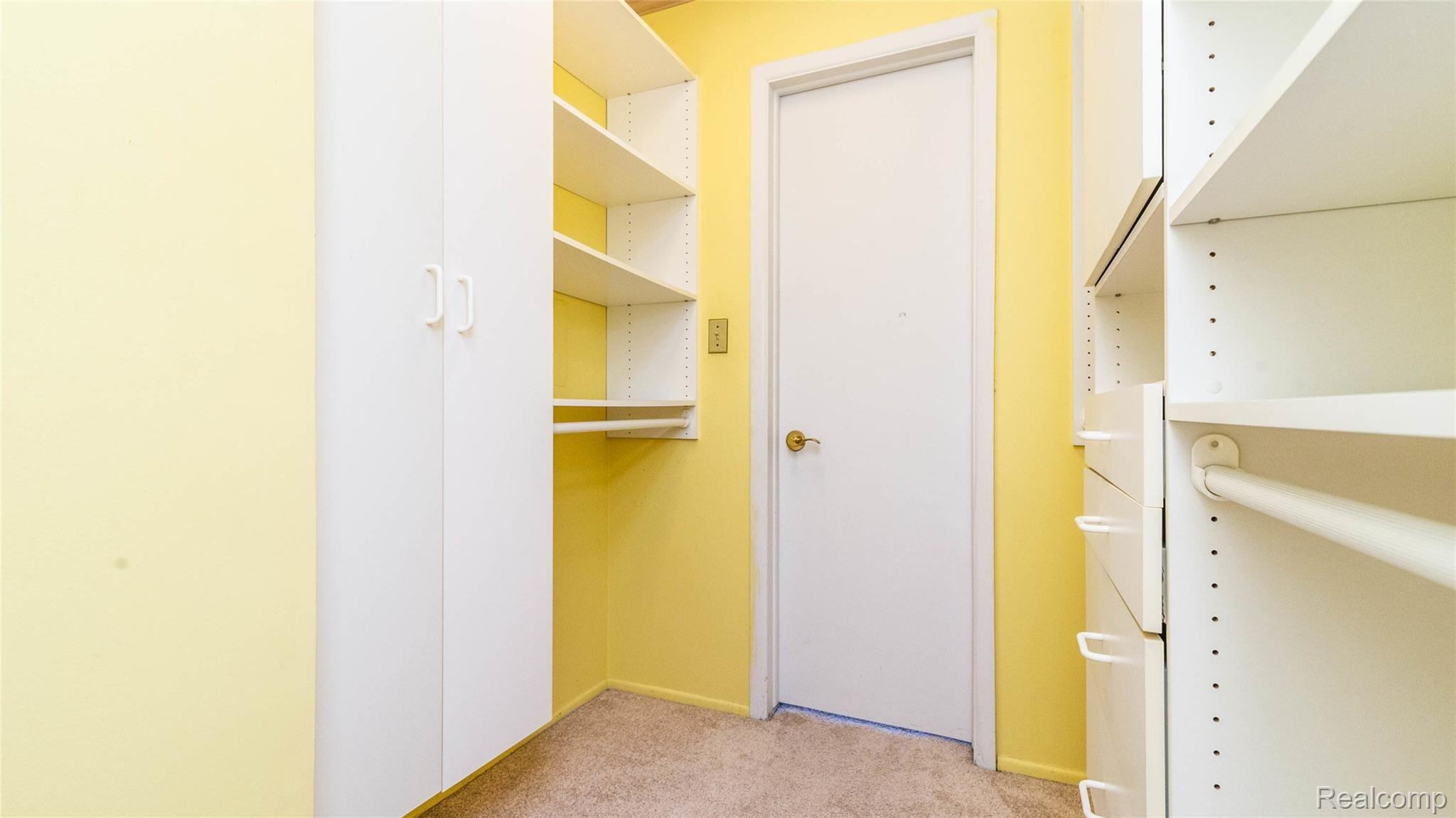 26720 Joy Road, Unit B7 Redford, MI 48239 - Photo 19 of 23 020_16.jpg