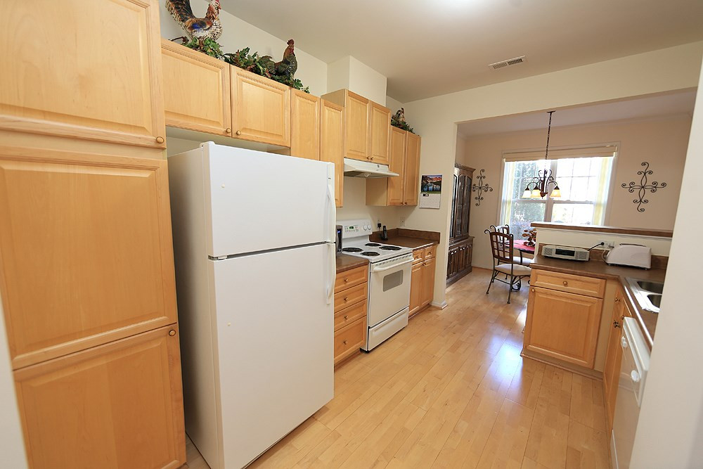 3111 Hemlock Forest Circle, Unit 104 Raleigh, NC 27612 - Photo 3 of 19 Kitchen
