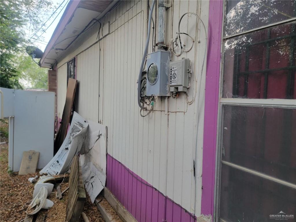 2132 Azteca Avenue McAllen, TX 78503 - Photo 4 of 17 a view of balcony