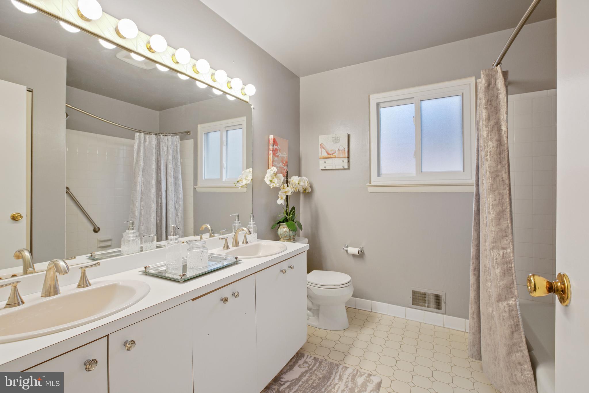 4607 Hawksbury Road Baltimore, MD 21208 - Photo 30 of 41