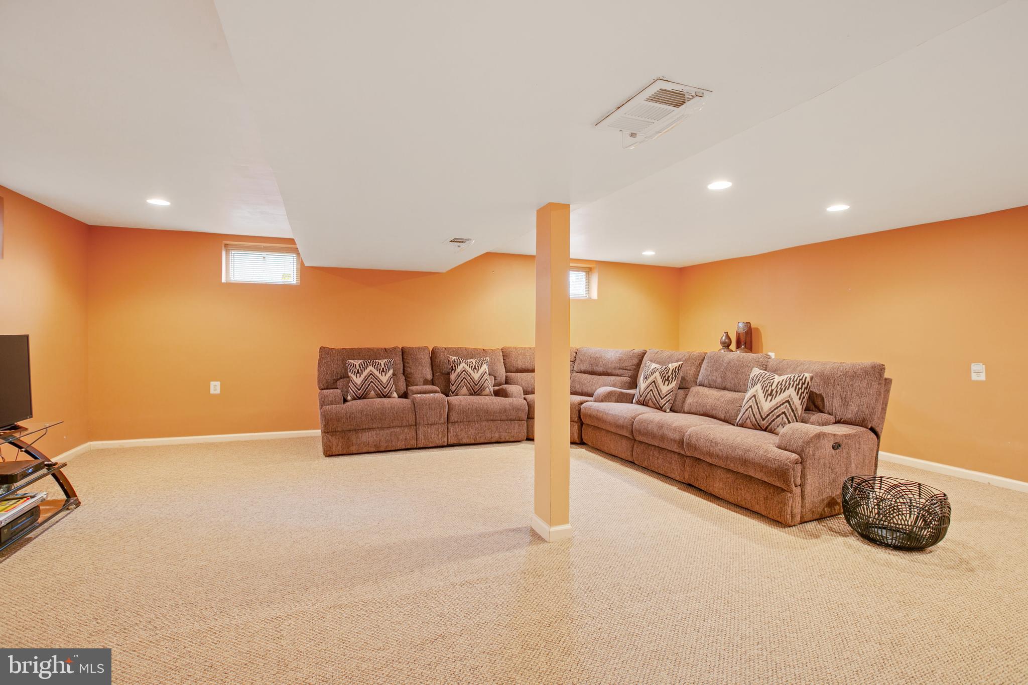 4607 Hawksbury Road Baltimore, MD 21208 - Photo 32 of 41