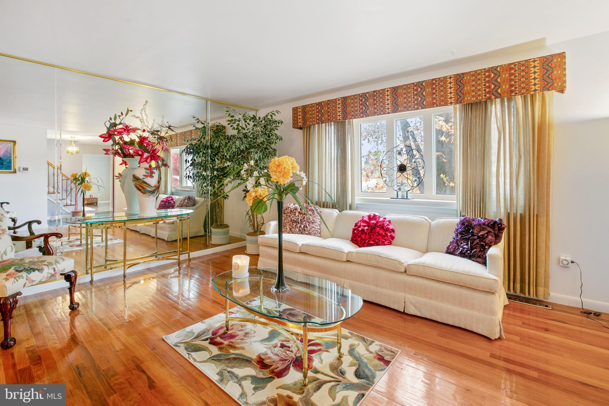 4607 Hawksbury Road Baltimore, MD 21208 - Photo 5 of 41