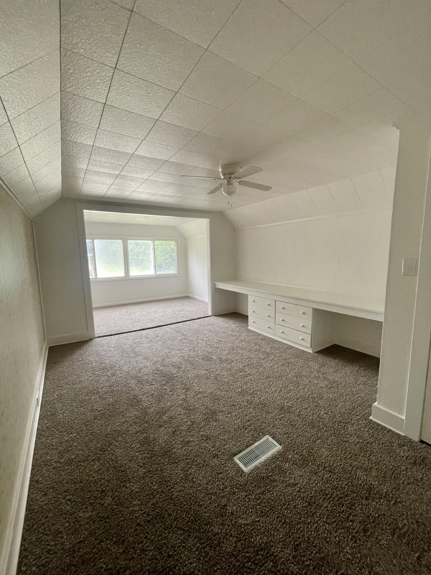 4055 West Monroe Road Alma, MI 48801 - Photo 30 of 31 Large bedroom Upstairs