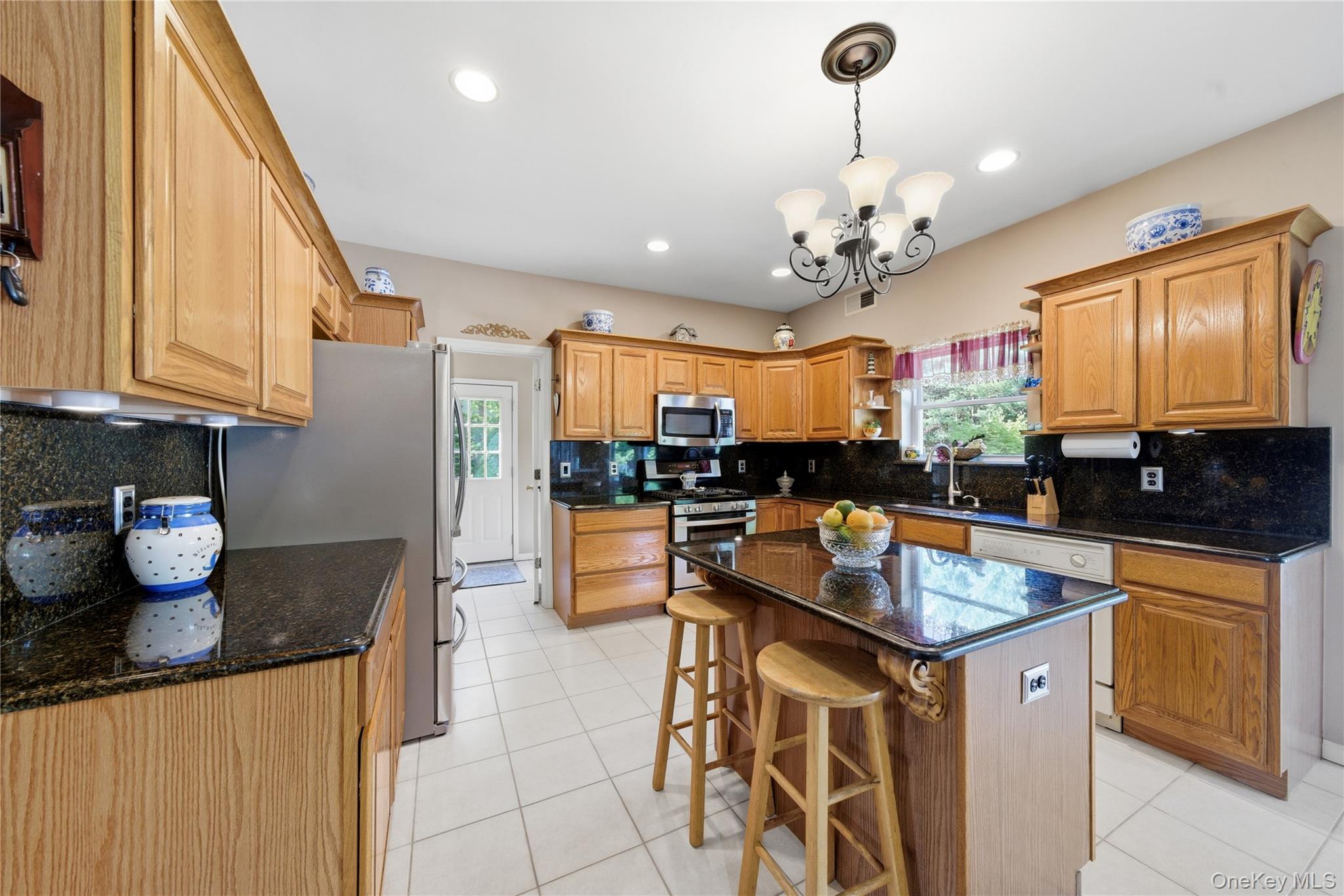 9 Ridgefield Drive Shoreham, NY 11786 - Photo 16 of 50
