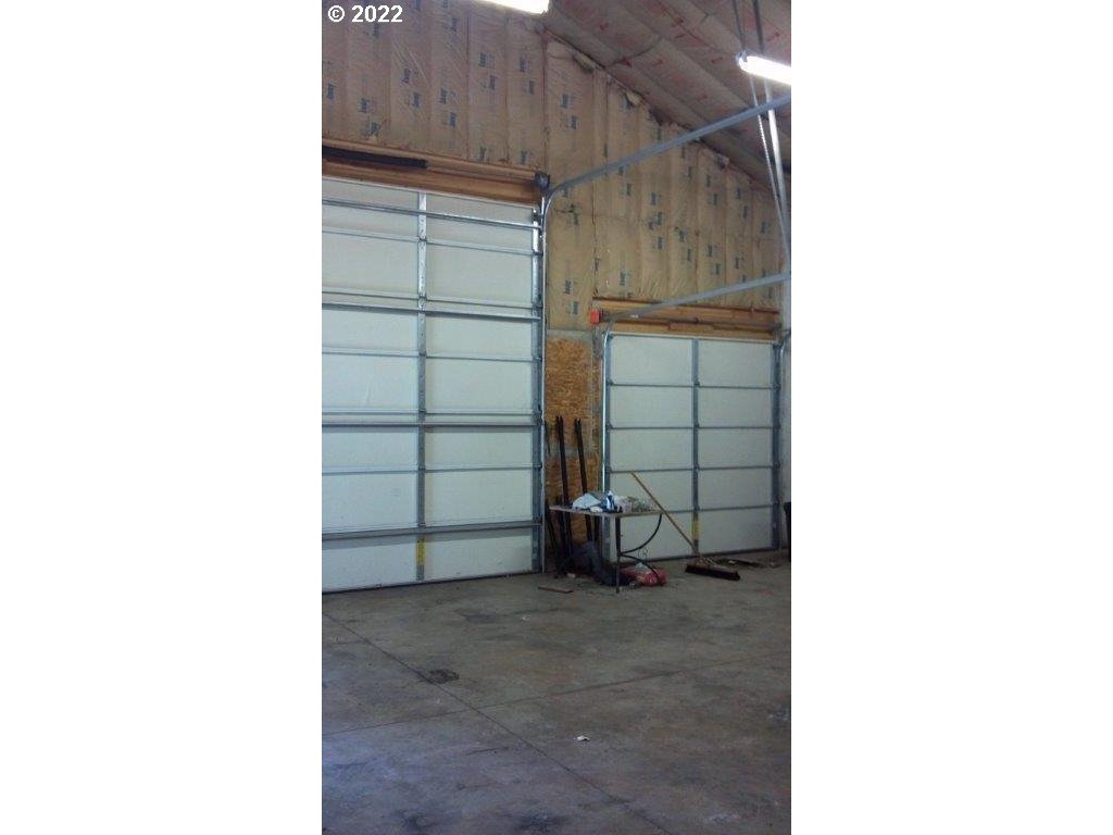 235 Boyer Road Grants Pass, OR 97526 - Photo 13 of 27 a view of a room with rack and table