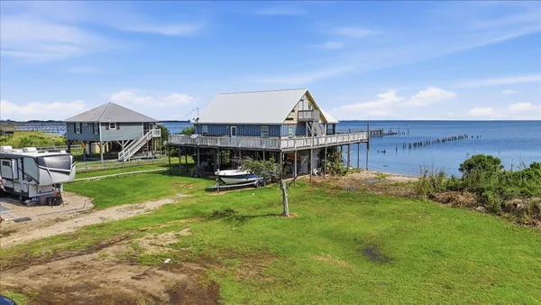 $350,000 | 3664 Martin Luther King Jr Drive, Port Arthur, TX 77640