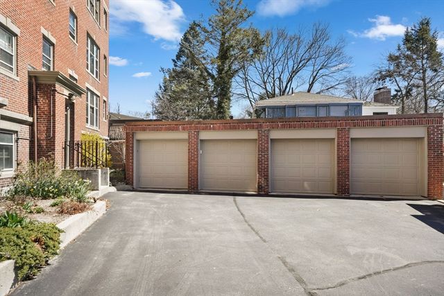 $800,000 | 240 Brattle Street, Unit 42, Cambridge, MA 02138