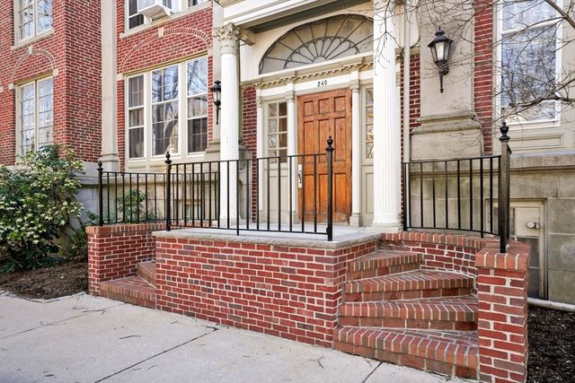 $800,000 | 240 Brattle Street, Unit 42, Cambridge, MA 02138