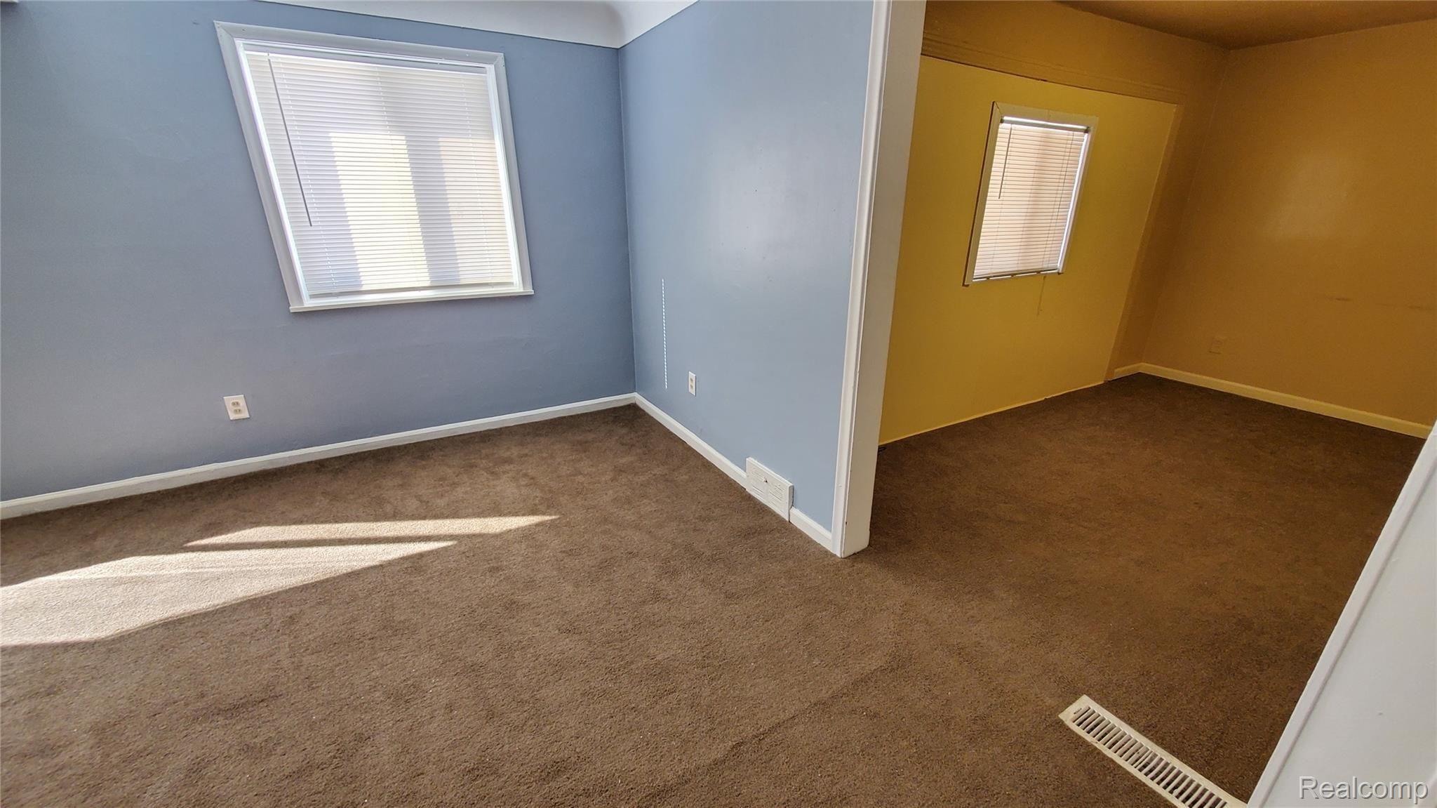 1419 Middlebelt Road Inkster, MI 48141 - Photo 7 of 16 20210203_141526.jpg