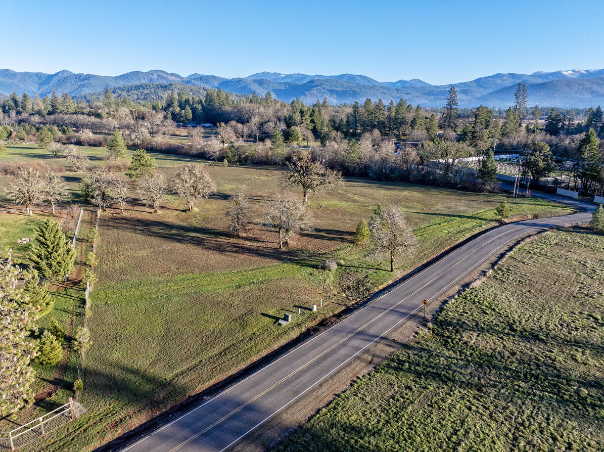 161 Sparky Way Cave Junction, OR 97523 - Photo 13 of 14 DJI_20251230153224_0077_D copy