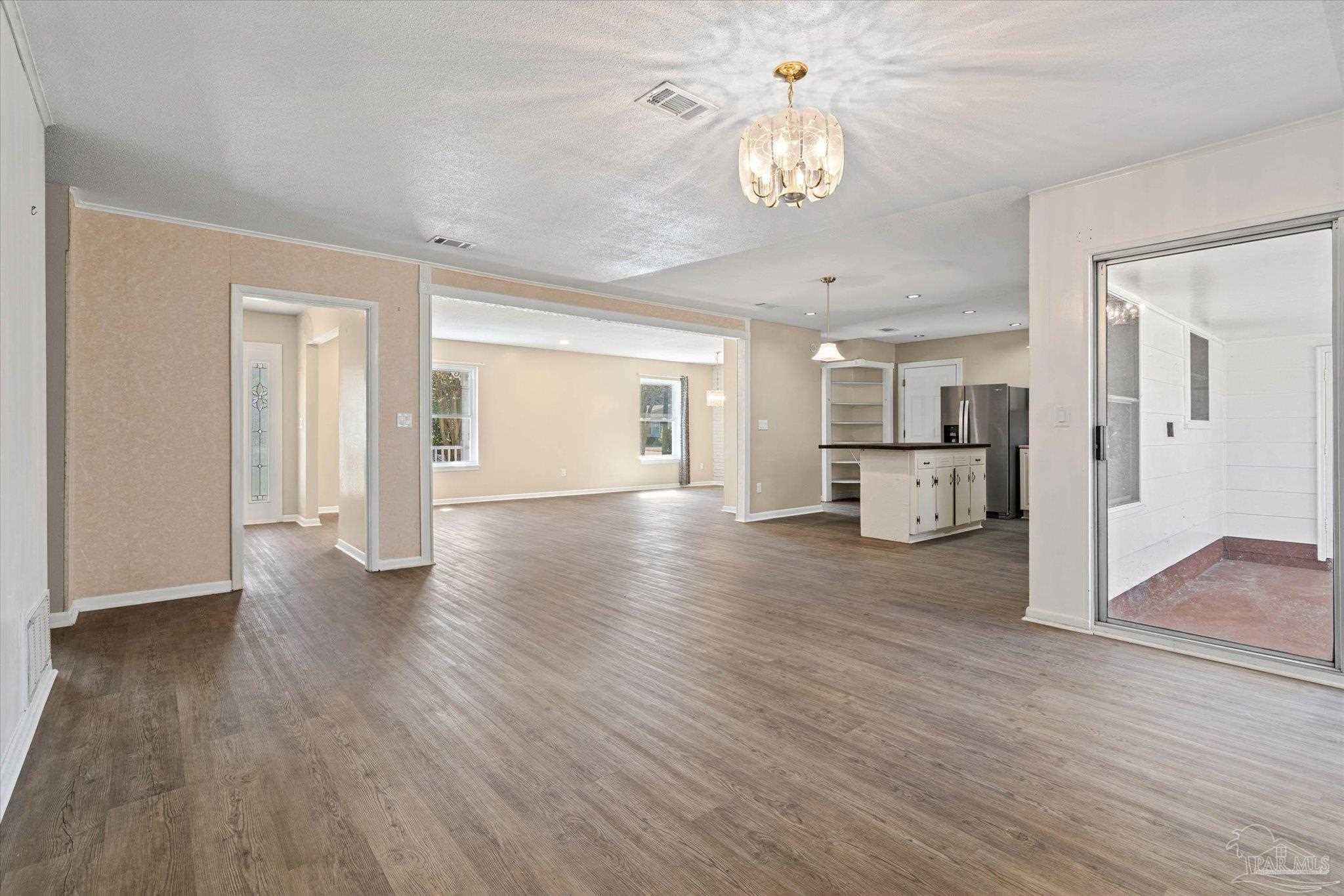 8229 Ridgefield Road Pensacola, FL 32514 - Photo 7 of 30