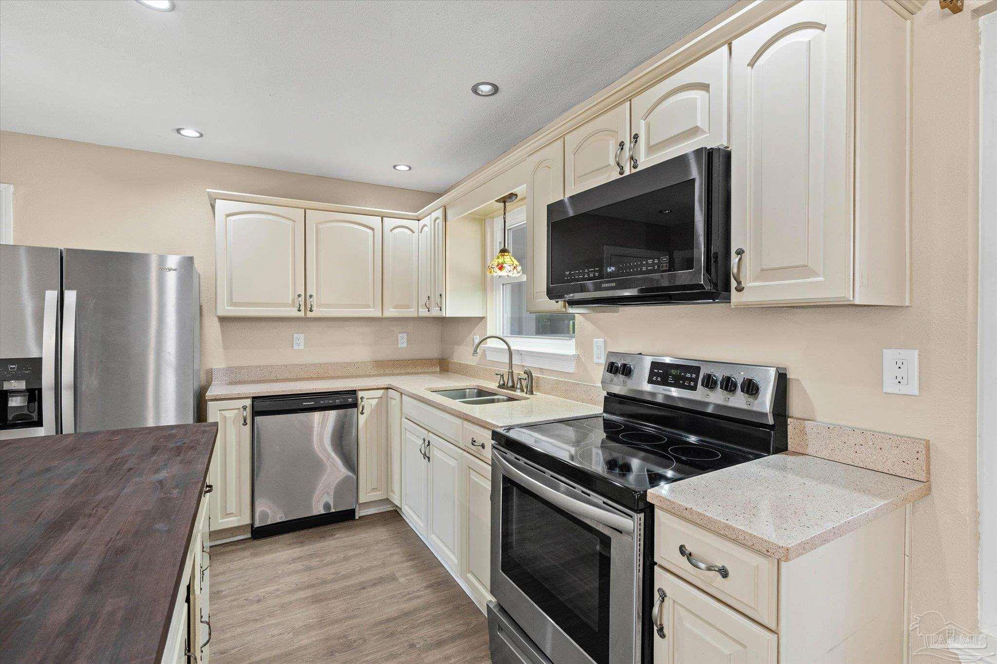 8229 Ridgefield Road Pensacola, FL 32514 - Photo 9 of 30