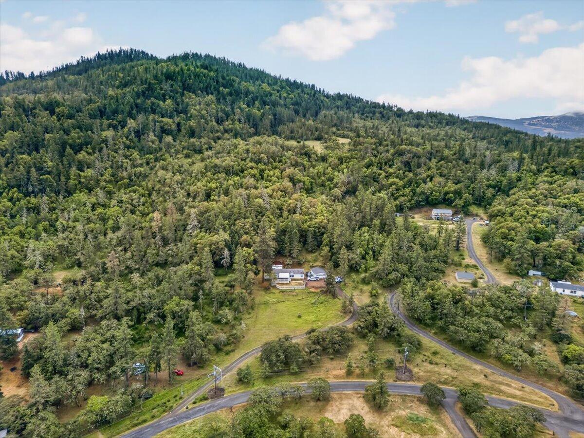 483 Wren Ridge Drive Eagle Point, OR 97524 - Photo 27 of 34 30-30