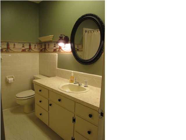32 Crosswoods Road Brandon, MS 39042 - Photo 16 of 21 2nd Bathroom